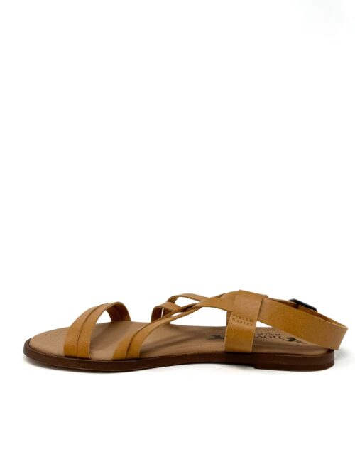 Naomi Sandal in Camel from Novacas - Image 3